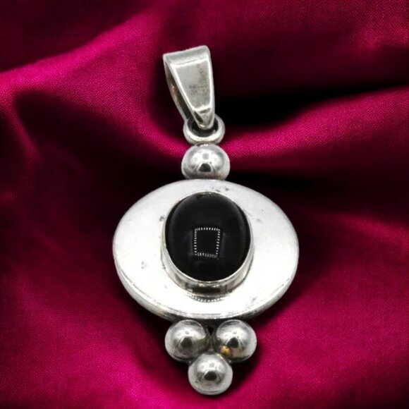 Vintage Black Onyx Sterling Silver Pendant Mexico 925 c-11 - Picture 2 of 3